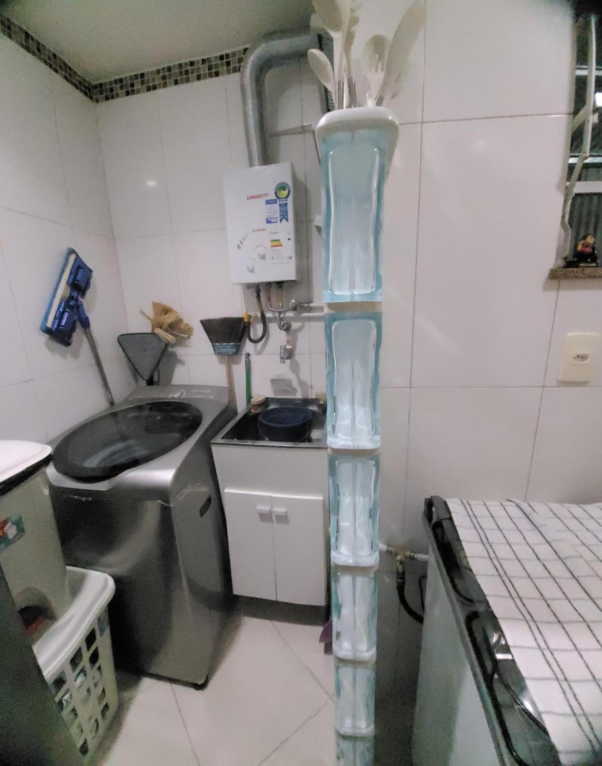 Apartamento Tranquilo No 9º Andar Com Vaga De Garagem Privativa